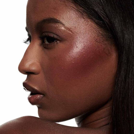 Blush L�quido Plummy Bare Strobe Dewy